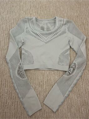 Alo Yoga Cropped Long-Sleeve Top